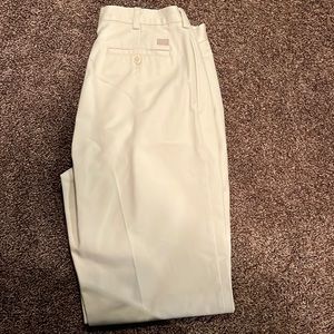 Izod khakis pants